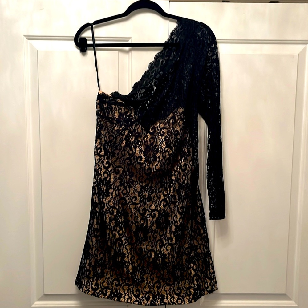 One shoulder black lace long sleeve mini dress